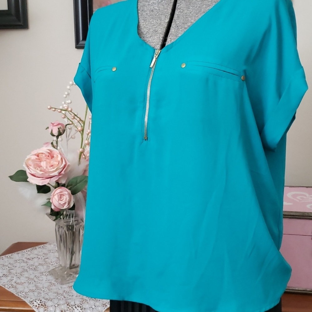 Cute blouse